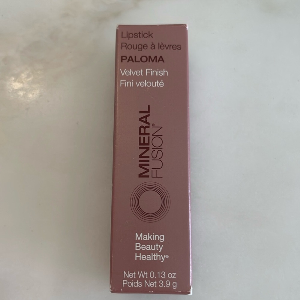 NWT Mineral Fusion Velvet Lipstick in Paloma